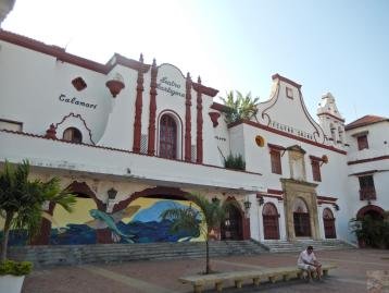 Teatro Cartagena e Teatro Colón