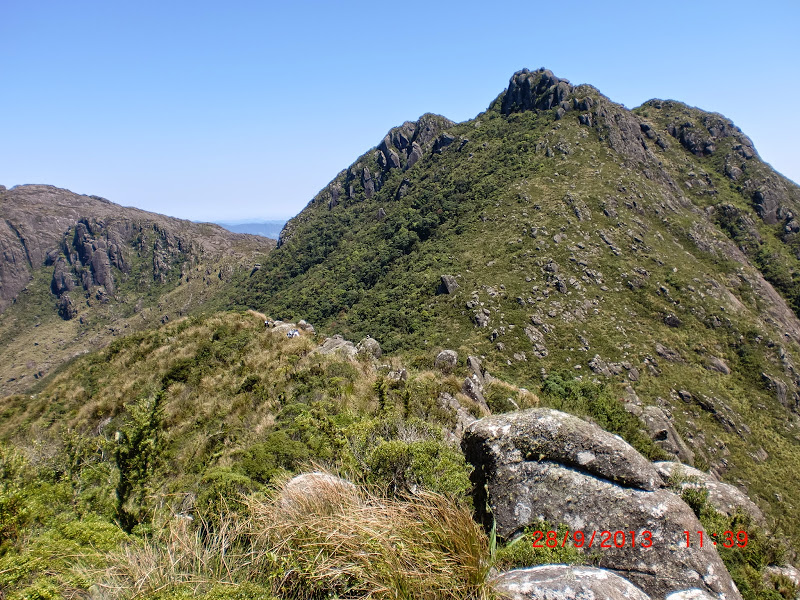 Vista%2520do%2520trecho%2520percorrido%2520desde%2520o%2520Pico%2520do%2520Marinzinho%2520.JPG