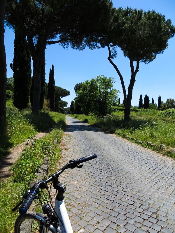 bike_via_apia_antiga_roma.jpg