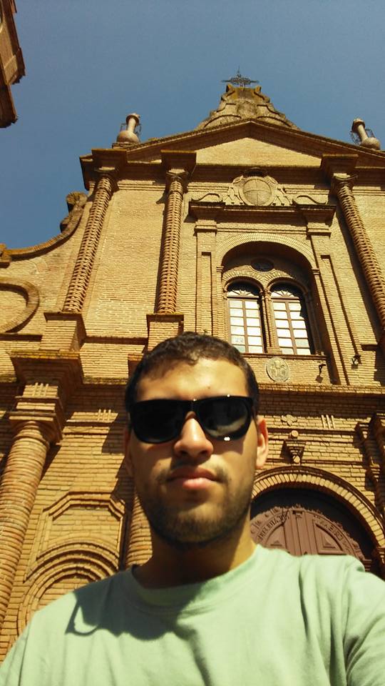 19642340_1590877110962759_64967552685653