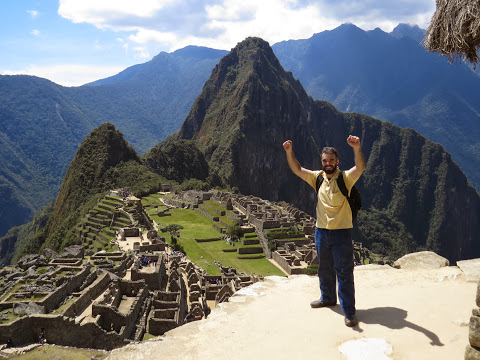 d15.93.pose.machu.picchu.oficial.Gilberto.Pedro.jpg