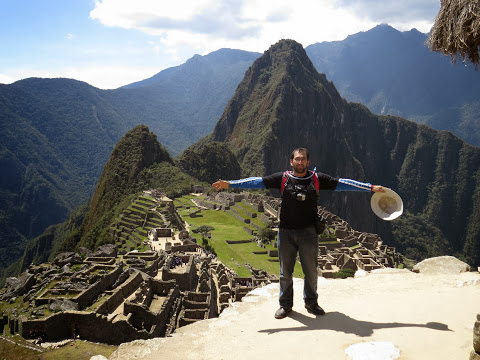 d15.94.pose.machu.picchu.oficial.Pedro.jpg