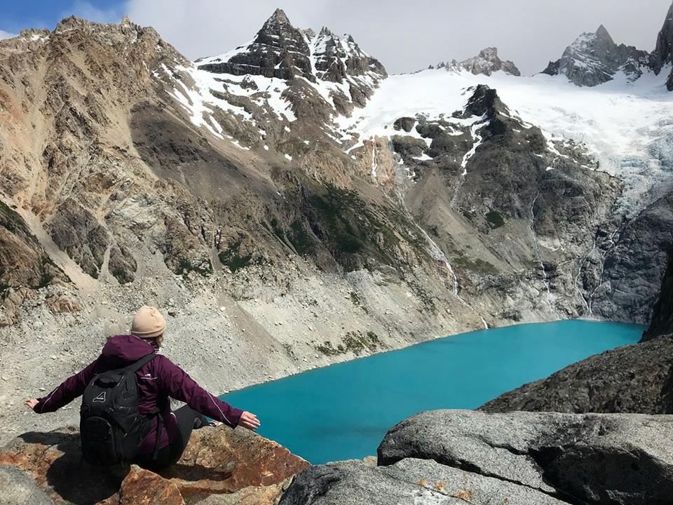 26169047_1576278495760478_56324178335858