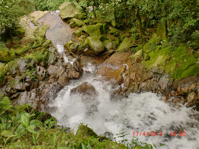 Do%2520alto%2520da%2520cachoeira%2520das%25202%2520quedas.JPG