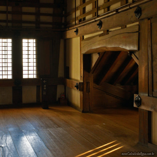 A bonita e robusta arquitetura interior, mesmo o objetivo principal sendo a defesa