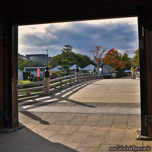 Saindo do Castelo de Hiroshima
