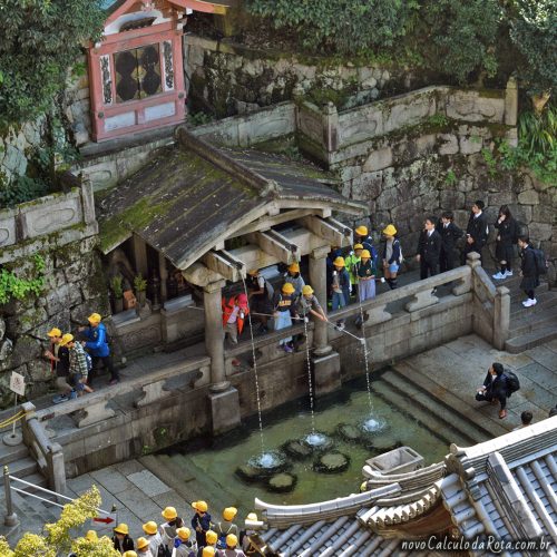A cachoeira de Otowa no Templo de Kiyomizudera