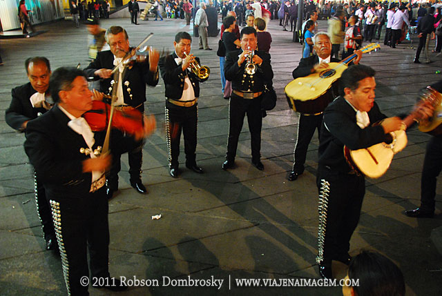 mariachis-garibaldi-mexico.jpg