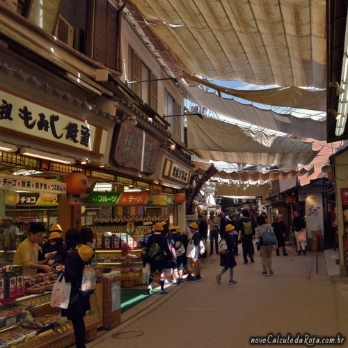 A rua do comércio em Miyajima