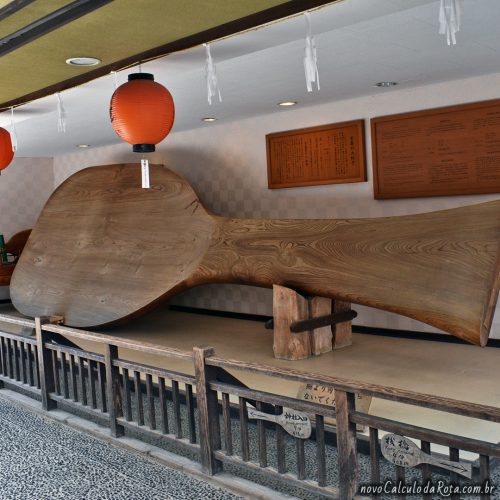 Ōshakushi - a gigante colher de arroz, símbolo de Miyajima