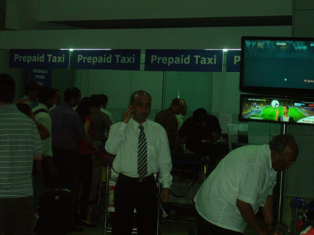 mumbai-airport--domestic-terminal-prepaid-taxis.jpg