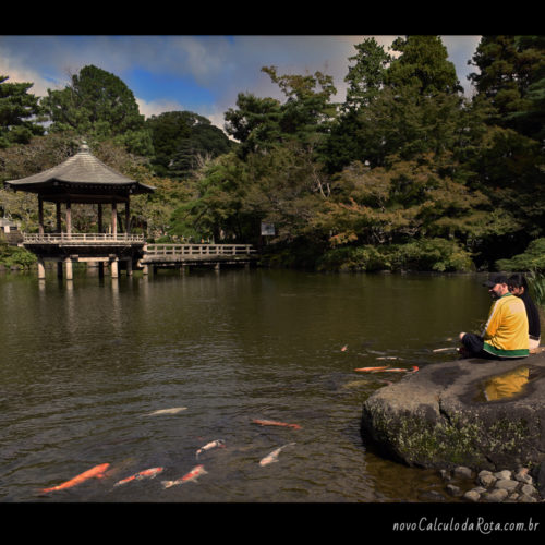 Narita-san e seu lago de carpas