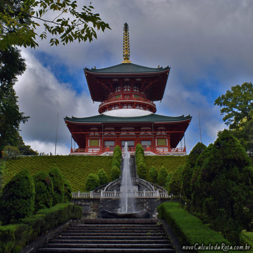 Pagoda com 58 metros de altura no Narita-san