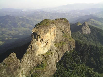 pedra-do-bau.jpg