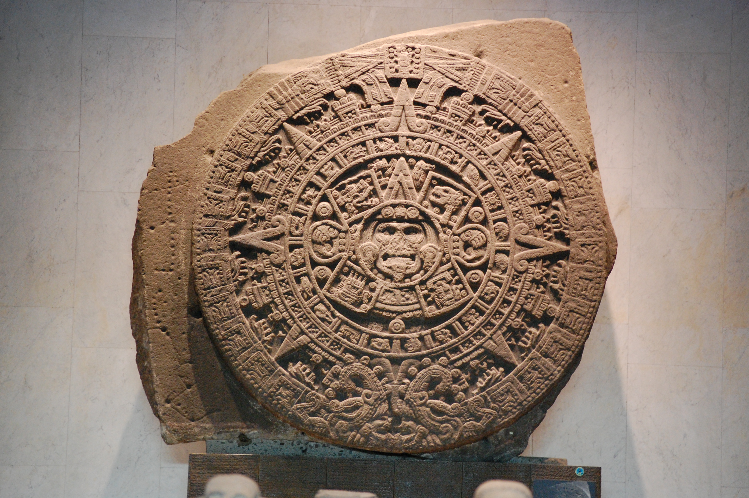 598dae7e33527_Piedra_del_Sol._Museo_Nacional_de_Antropologa_Mxico._MPLC_01.jpg.0dd7870e2467e02d3f1de6b6eb2d8ee1.jpg