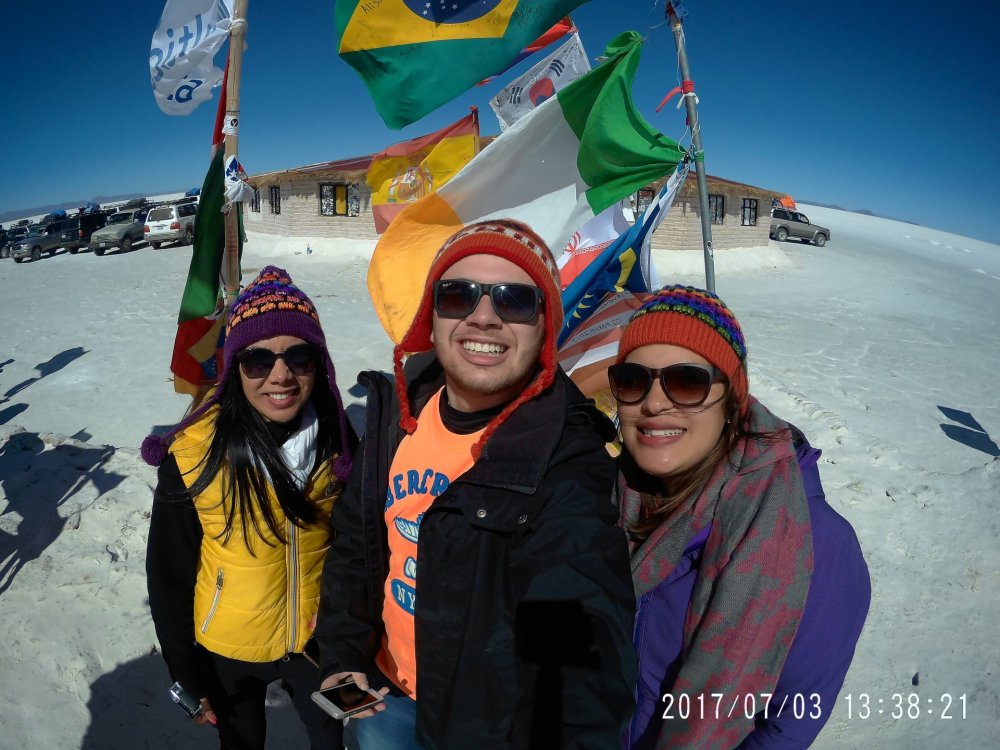 Eu, Dani e Mis no monumento das bandeiras