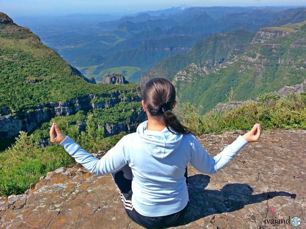 Meditando-na-Pedra-Furada.thumb.jpg.6596ab6370f97c9f71a99bf52a95c23c.jpg