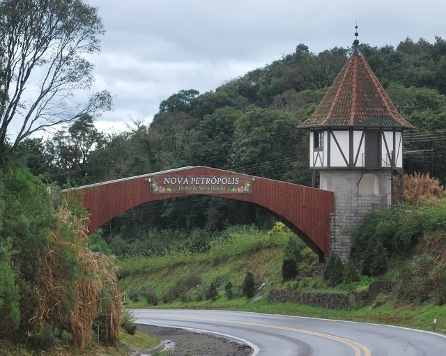 5a3dba676b82e_portalnovapetrpolis.JPG.42ac9f54fcafceaeac09b6652d6d617d.JPG
