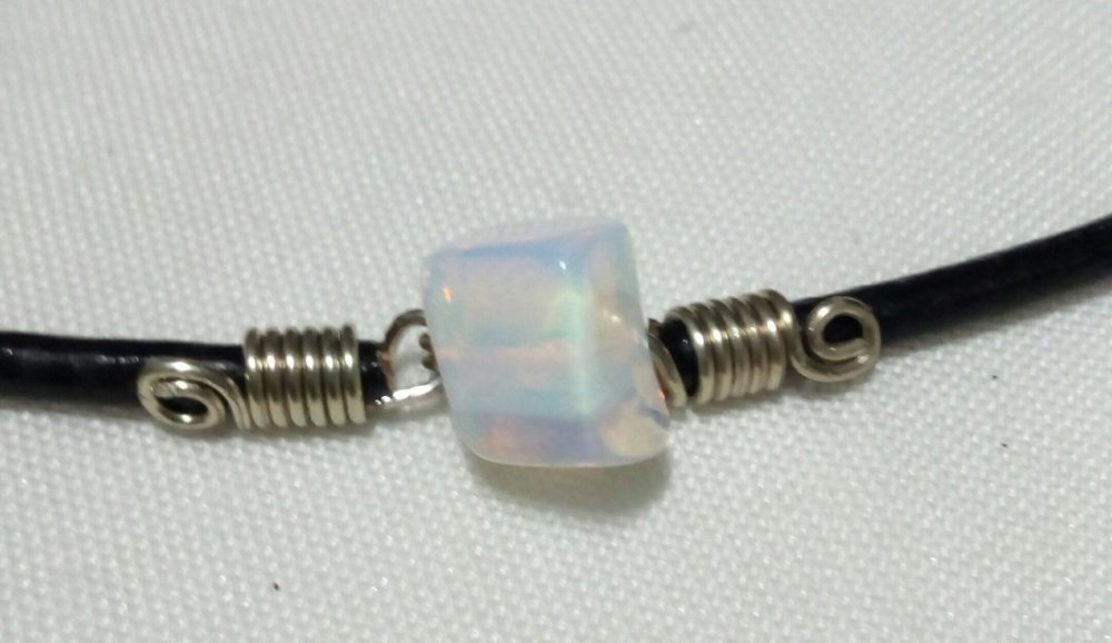 pulseira couro pedra da lua.jpg