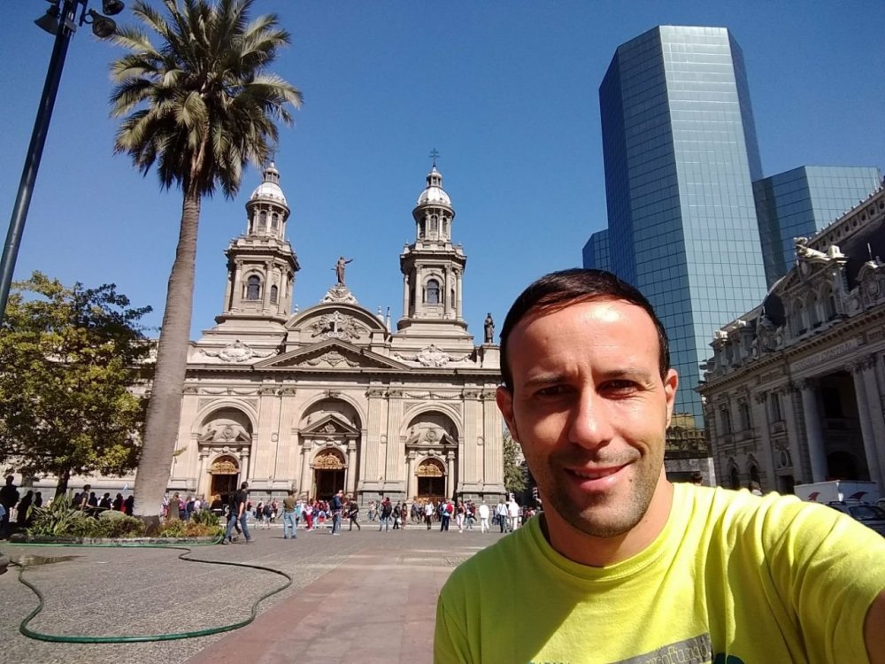 Plaza de Armas de Santiago, Catedral e Correos