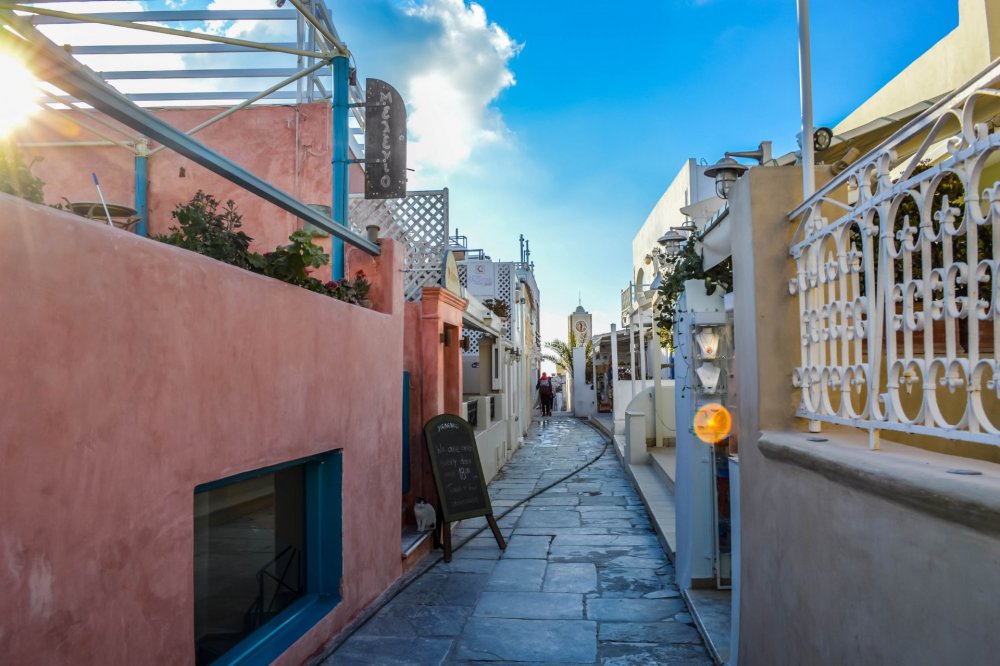 Santorini-4.jpg