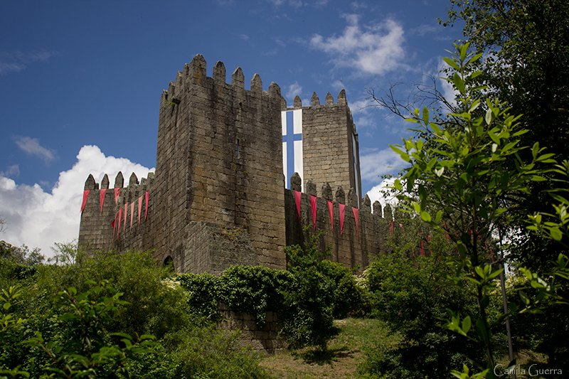 castelo-guimaraes.jpg.66d802c5bd4d02151a3737947329afcd.jpg