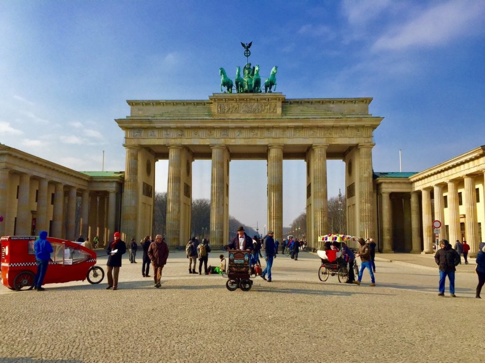 berlim-alemanha-portao-de-brandemburgo.thumb.jpg.5bd2b41456c81d07ad1a29de66cde39f.jpg