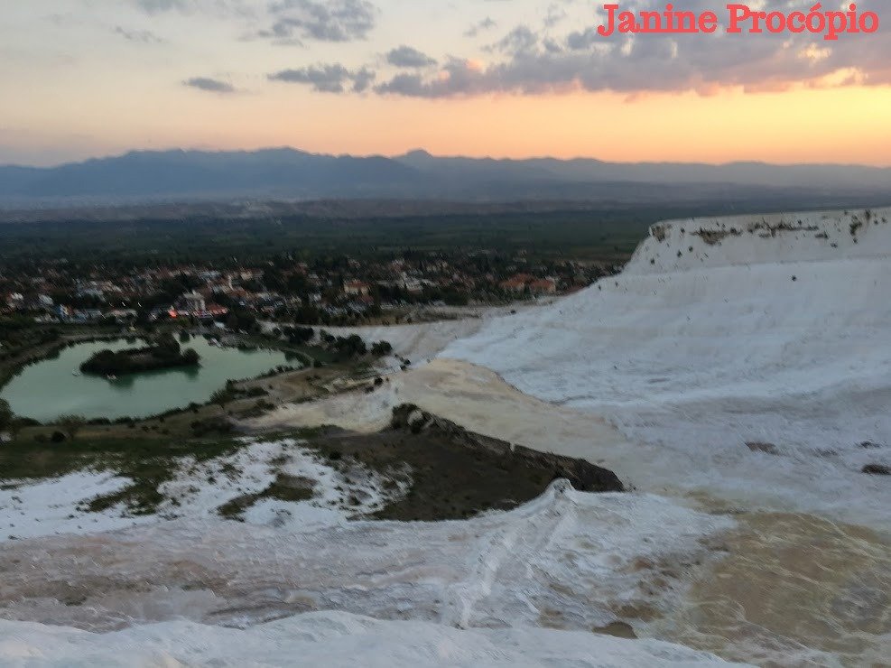 pamukkale2.JPG.3fed4782e702cd506c151378e18848a2.JPG