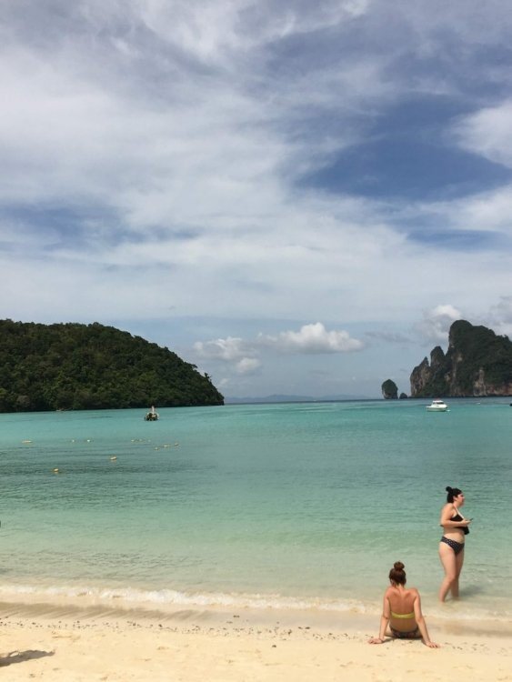 442509812_phiphi10.jpg.9fd9b7de55d215ca2eb783c7de11966b.jpg