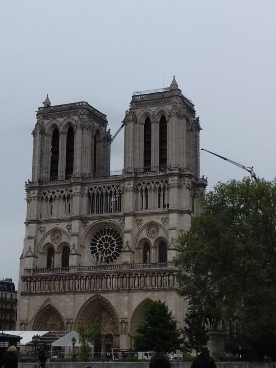 442461824_Dia2-NotreDame(2).thumb.jpg.9f3cdb98cac4fc880ac61ddf1b72b72e.jpg