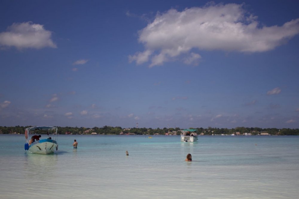 Laguna Bacalar e Azuis.jpeg