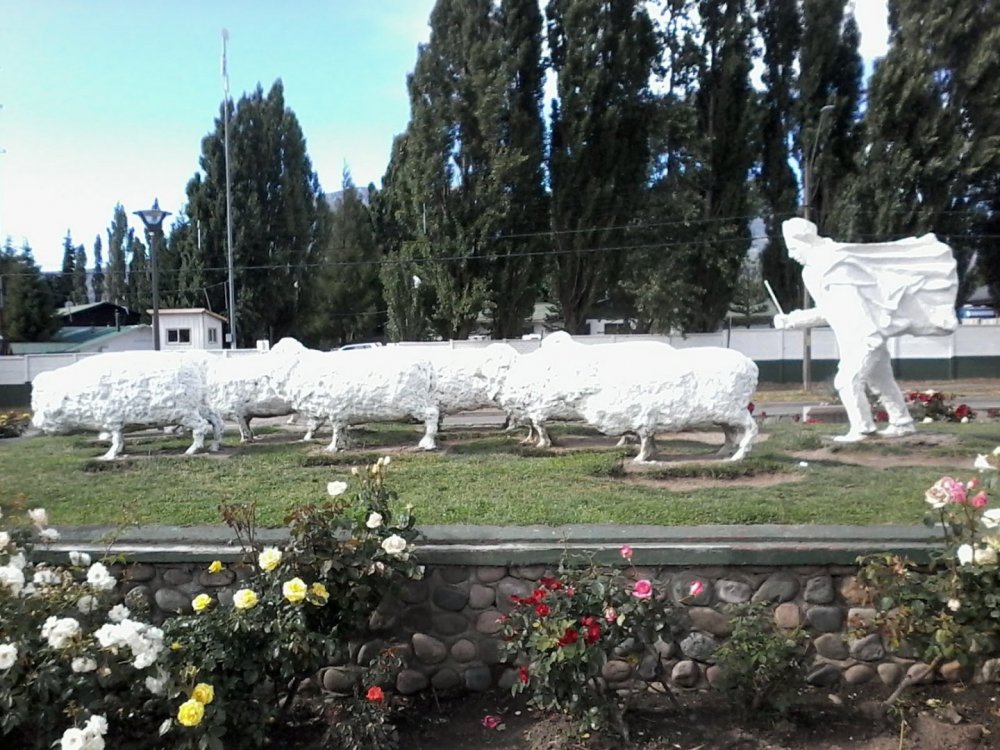 Monumento al ovejero.jpg