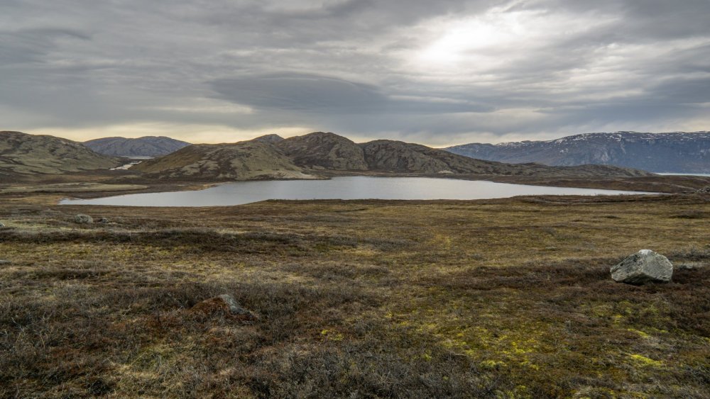 Lagoa descongelada fora de Kangerlussuaq