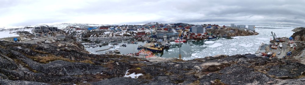 Porto e cidade de Ilulissat