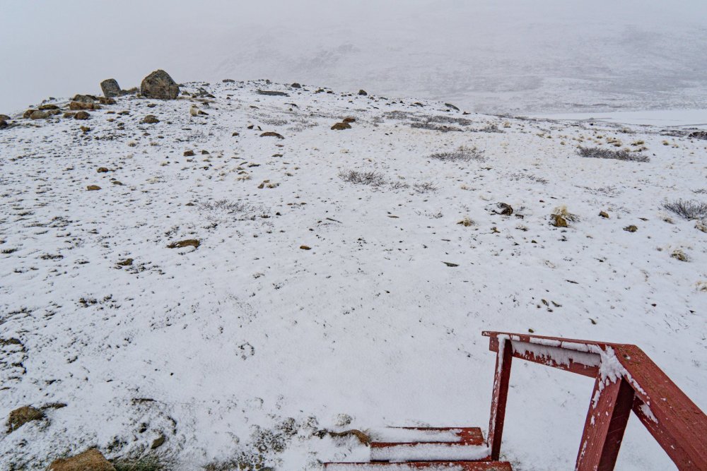 Chão com neve em Innajuatooq